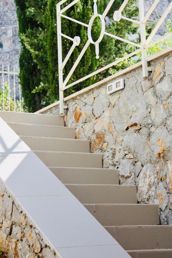 Al Tempio Della Pace Hotel Carini Exterior photo